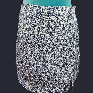 Zara NWOT‎ Women's Navy and White Skirt
